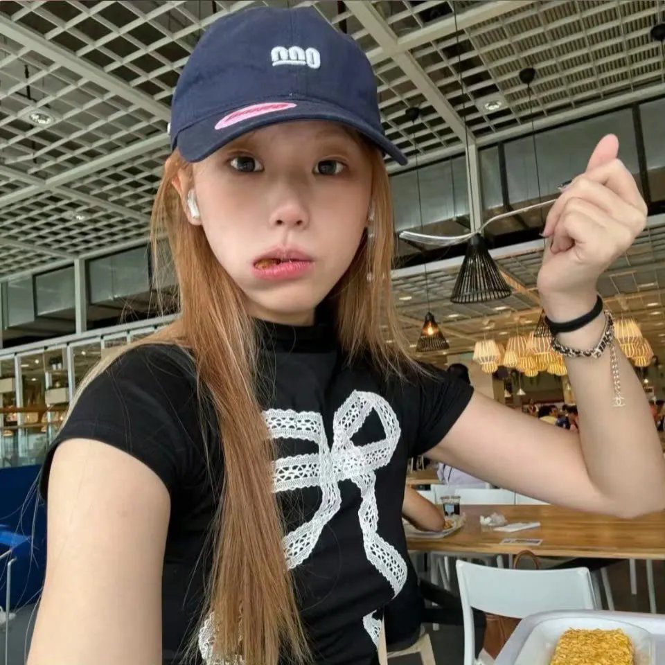 高山上的童年 海报